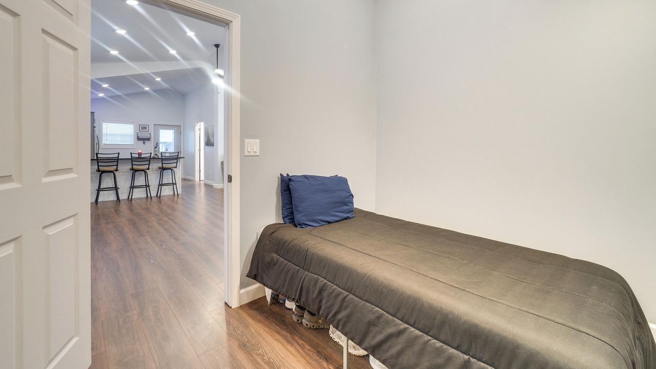 Photo of Bedroom in Deep Water