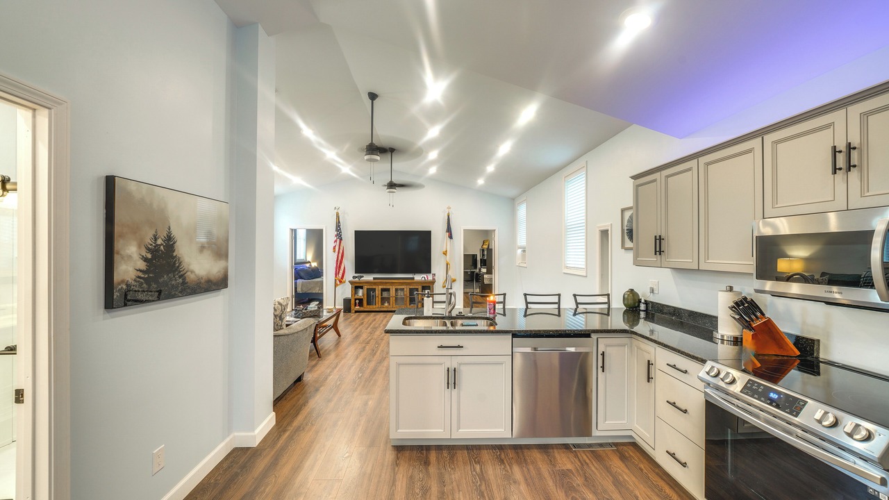 Photo of Kitchen in Deep Water