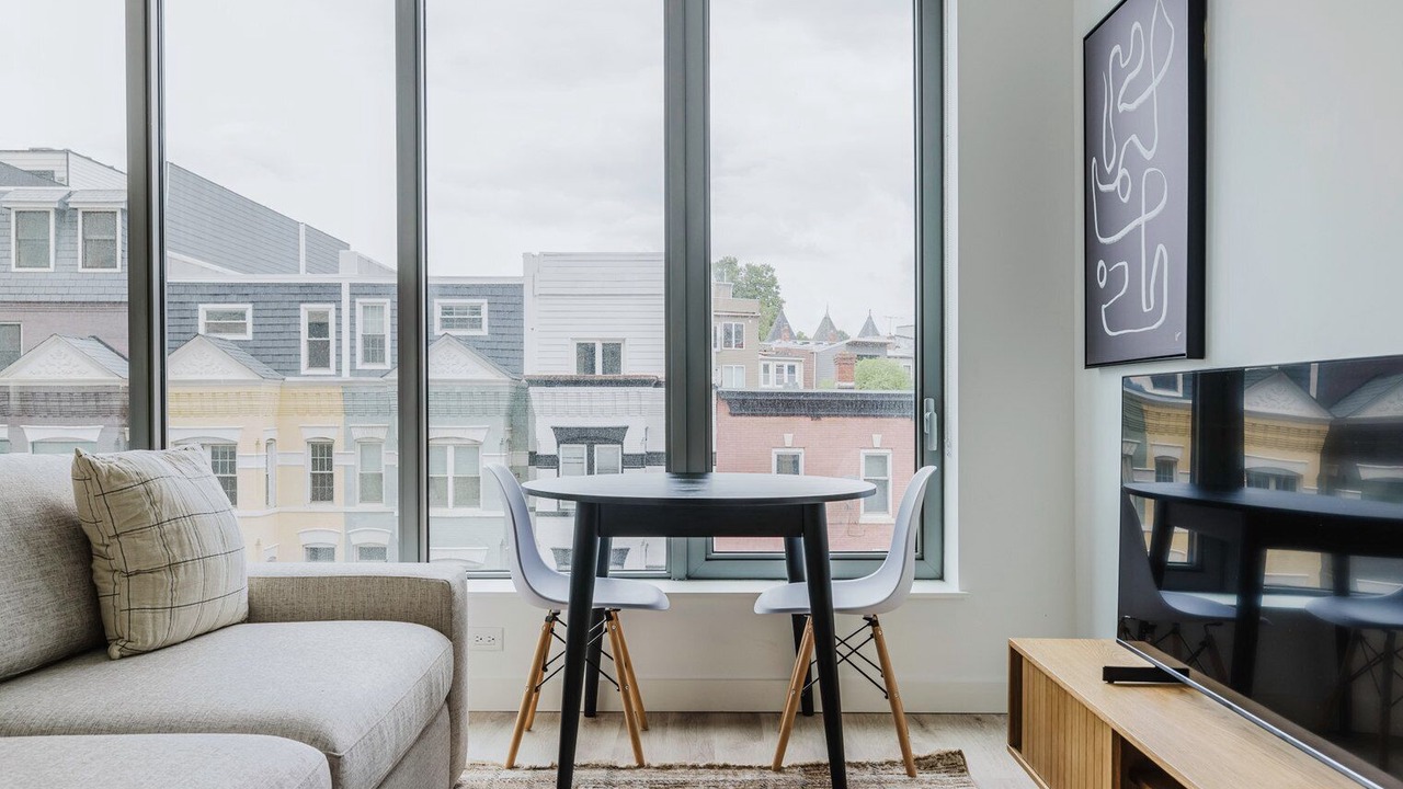Photo of Livingroom in Truxton Circle