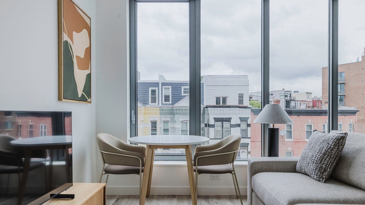 Photo of Livingroom in Truxton Circle
