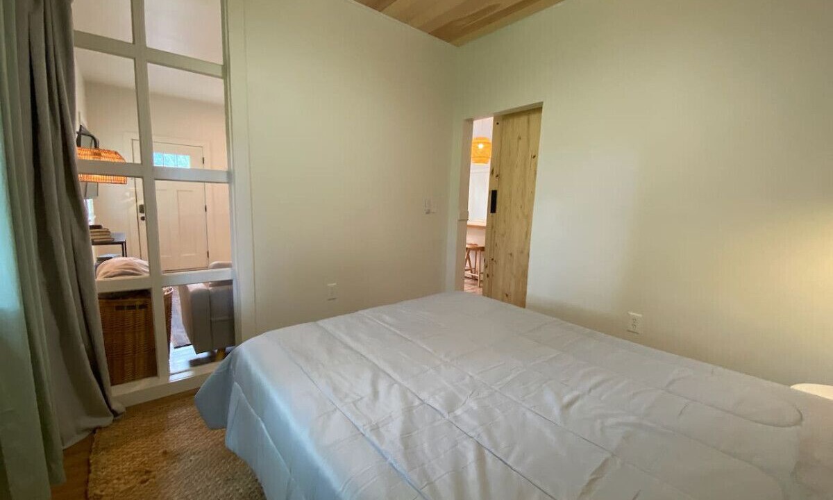 Photo of Bedroom in Knoxville