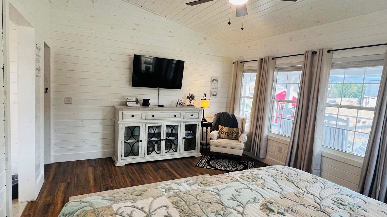 Photo of Bedroom in Dandridge