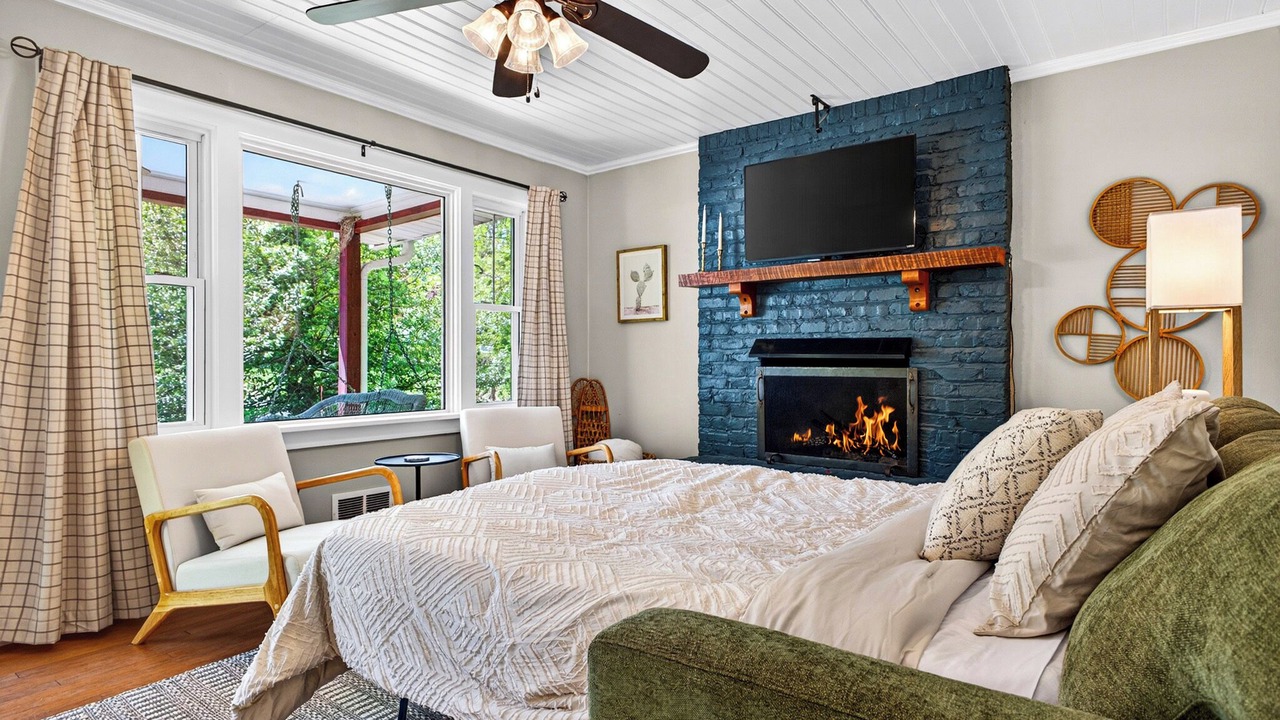 Photo of Bedroom in Black Mountain