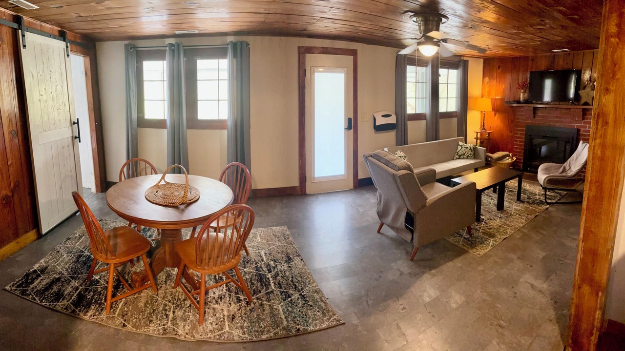 Photo of Livingroom in Lynn Garden