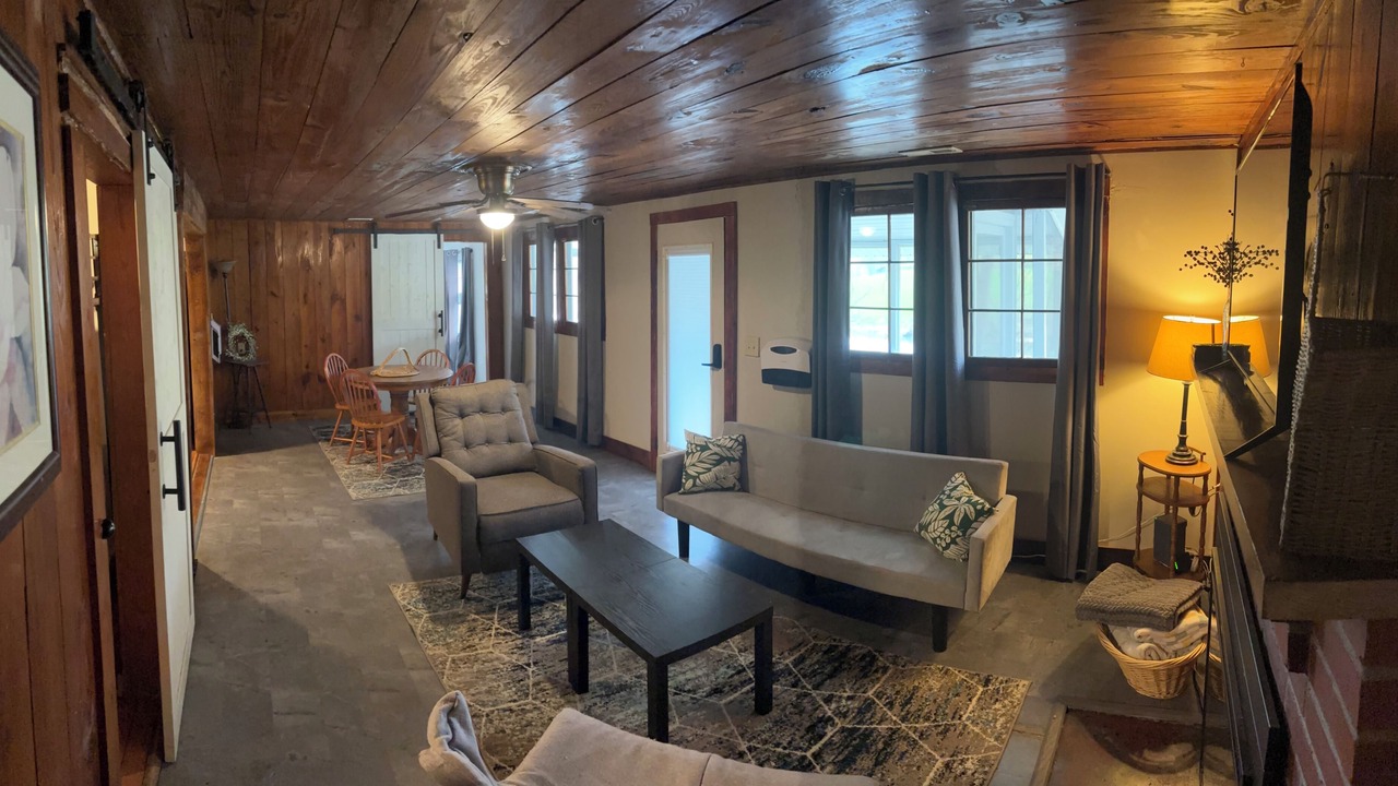 Photo of Livingroom in Lynn Garden