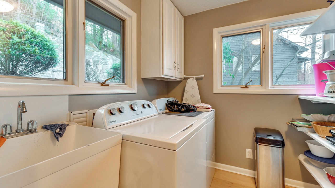 Photo of Bedroom in Lake Lure