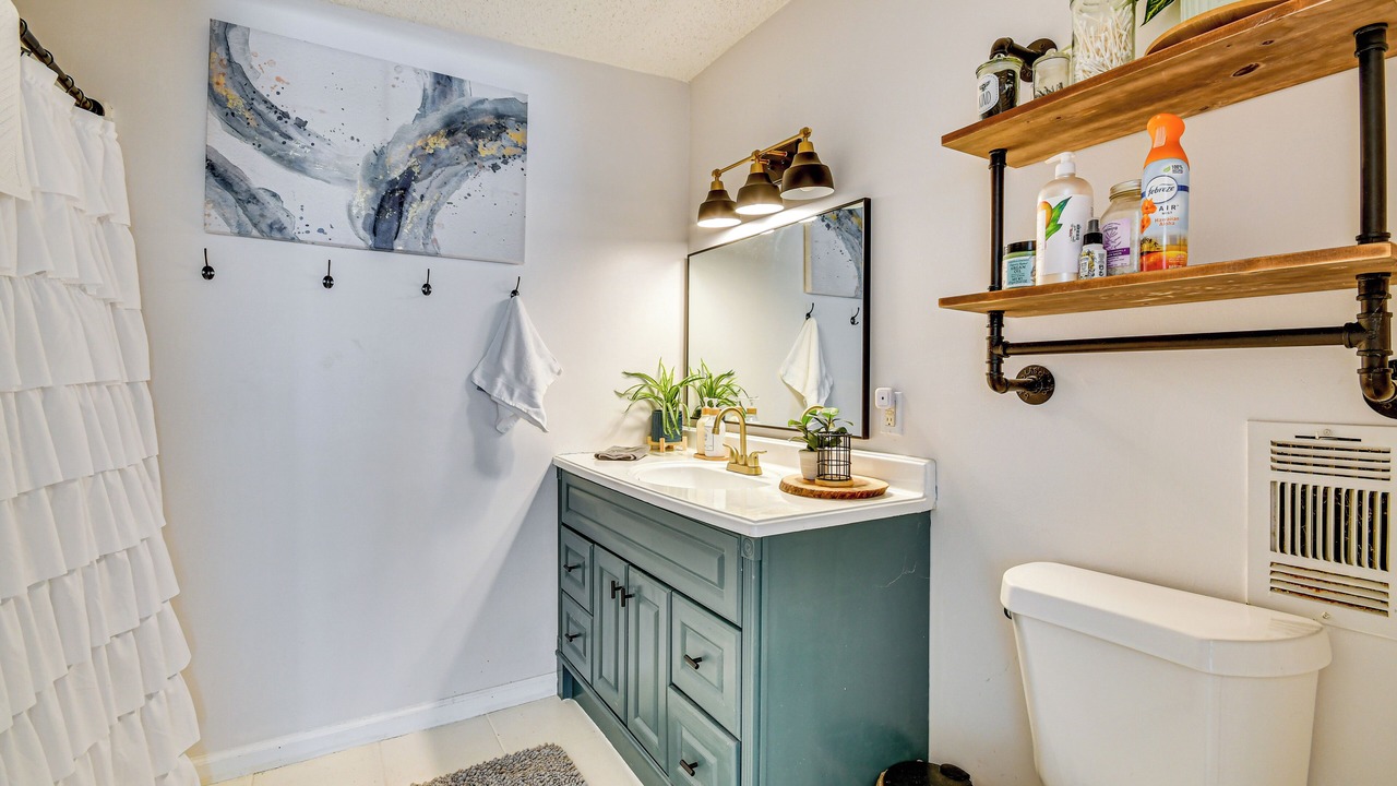 Photo of Bathroom in Swannanoa