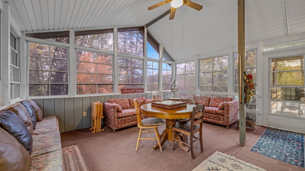 Photo of Livingroom in Berkeley Springs