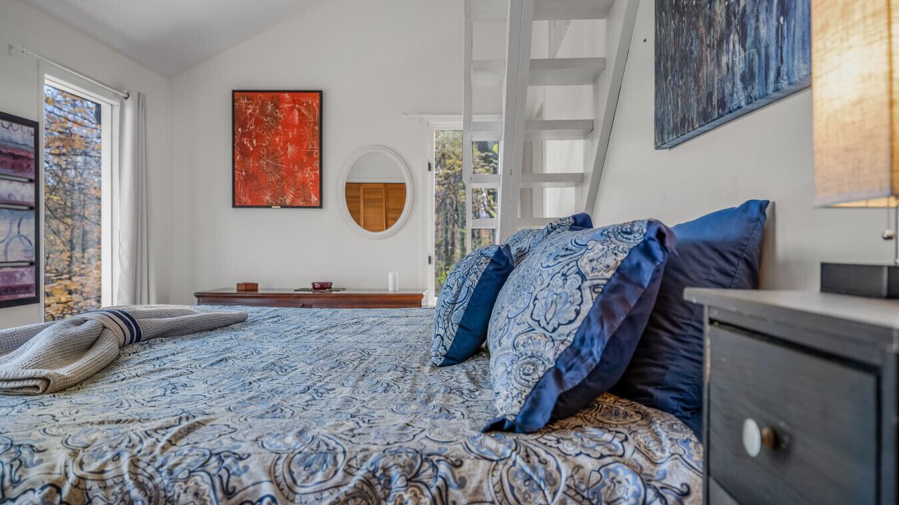 Photo of Bedroom in Berkeley Springs