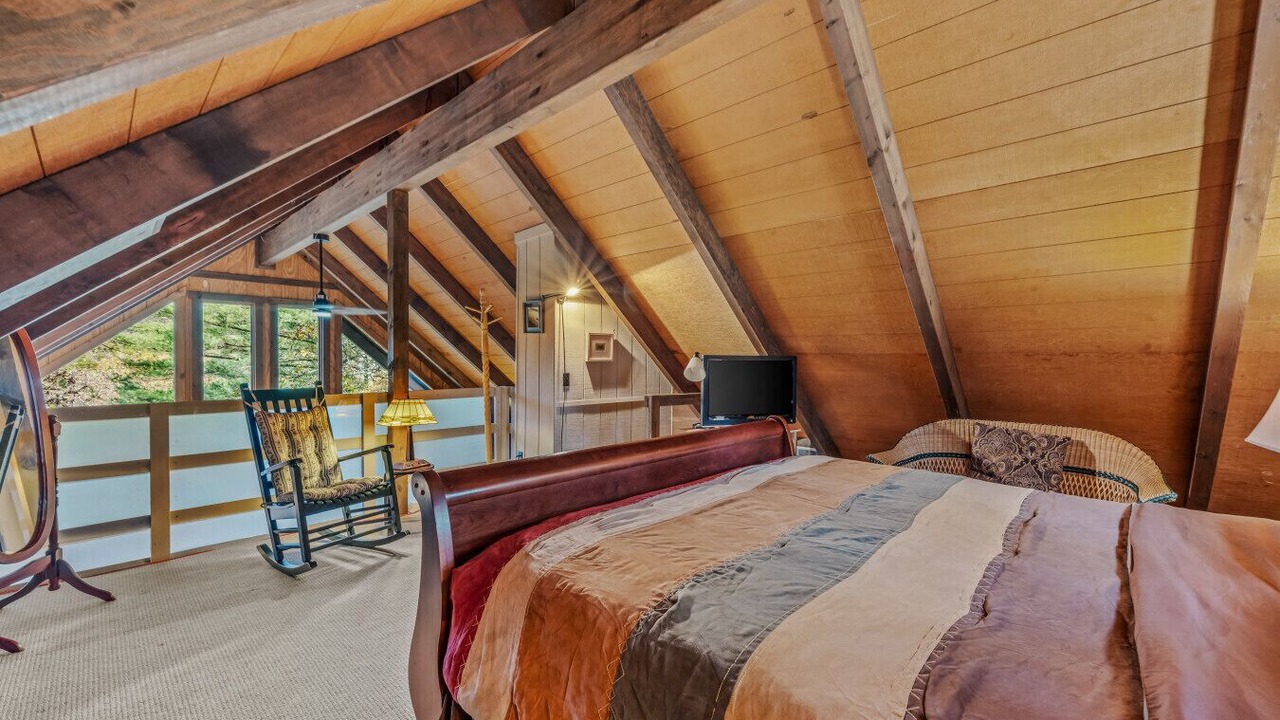 Photo of Bedroom in Berkeley Springs
