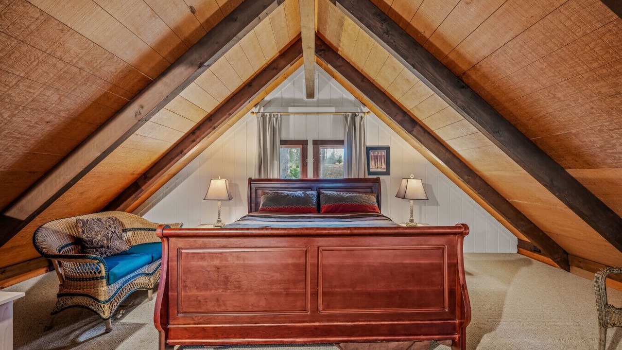 Photo of Bedroom in Berkeley Springs
