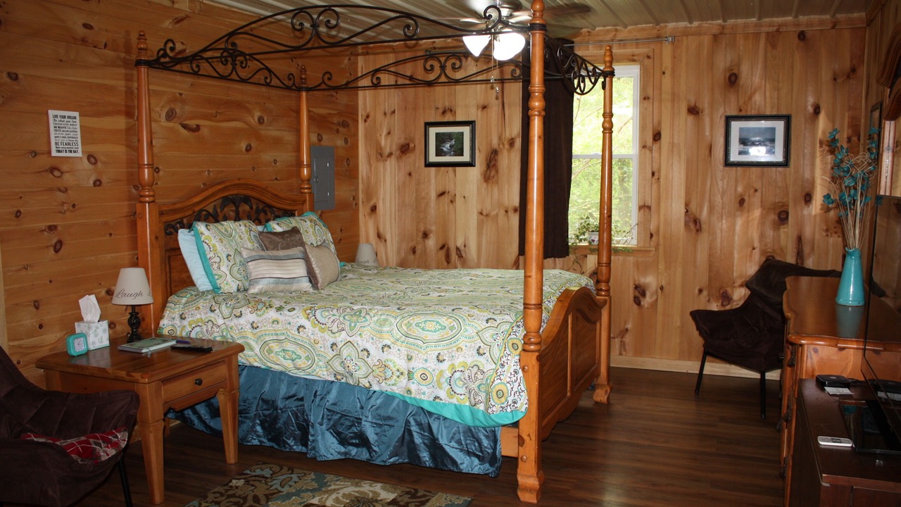 Photo of Bedroom in Pine Ridge