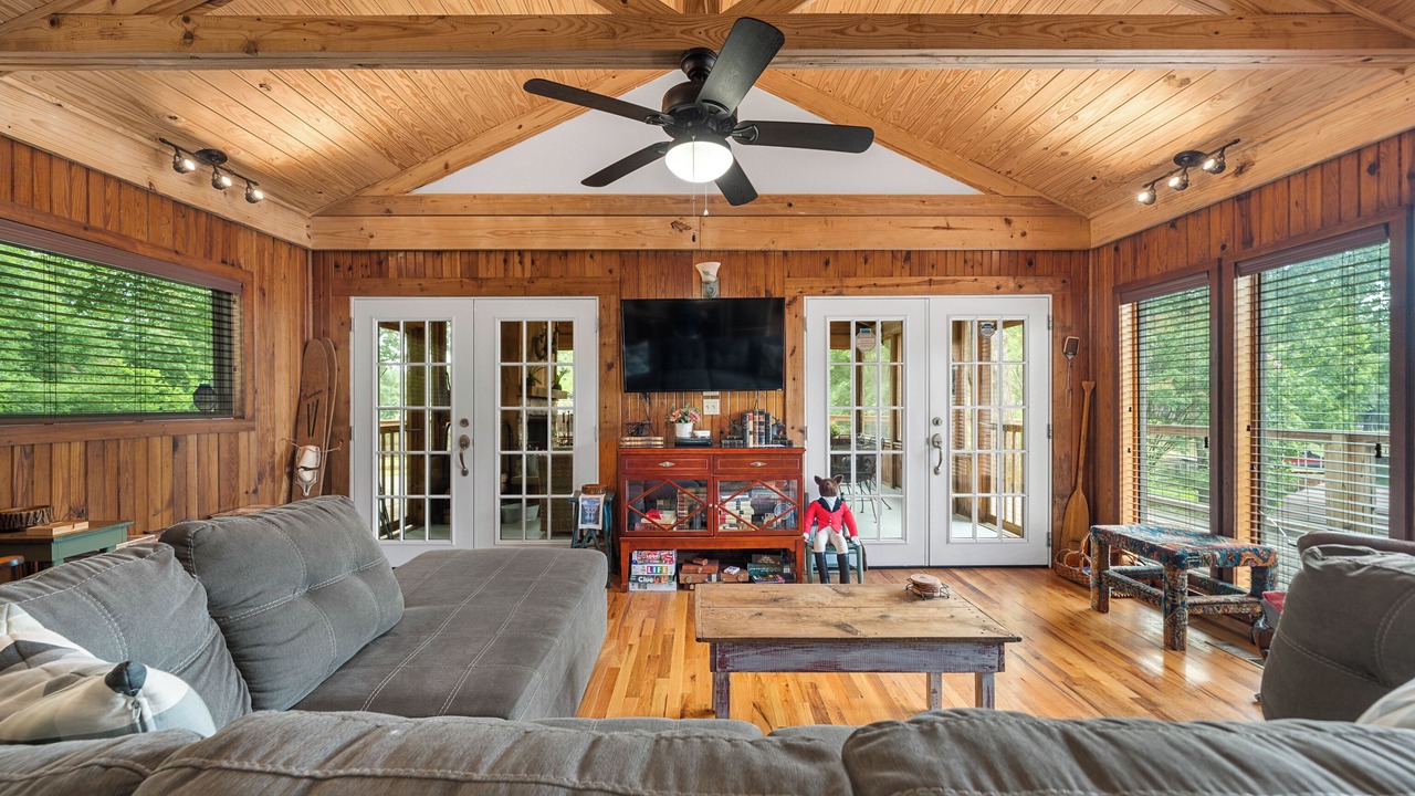 Photo of Livingroom in Mid America