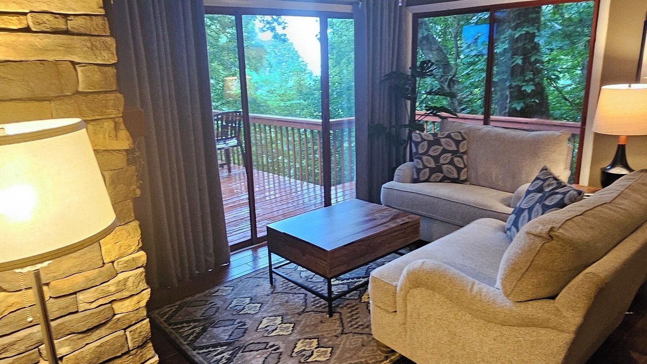Photo of Livingroom in Fairview
