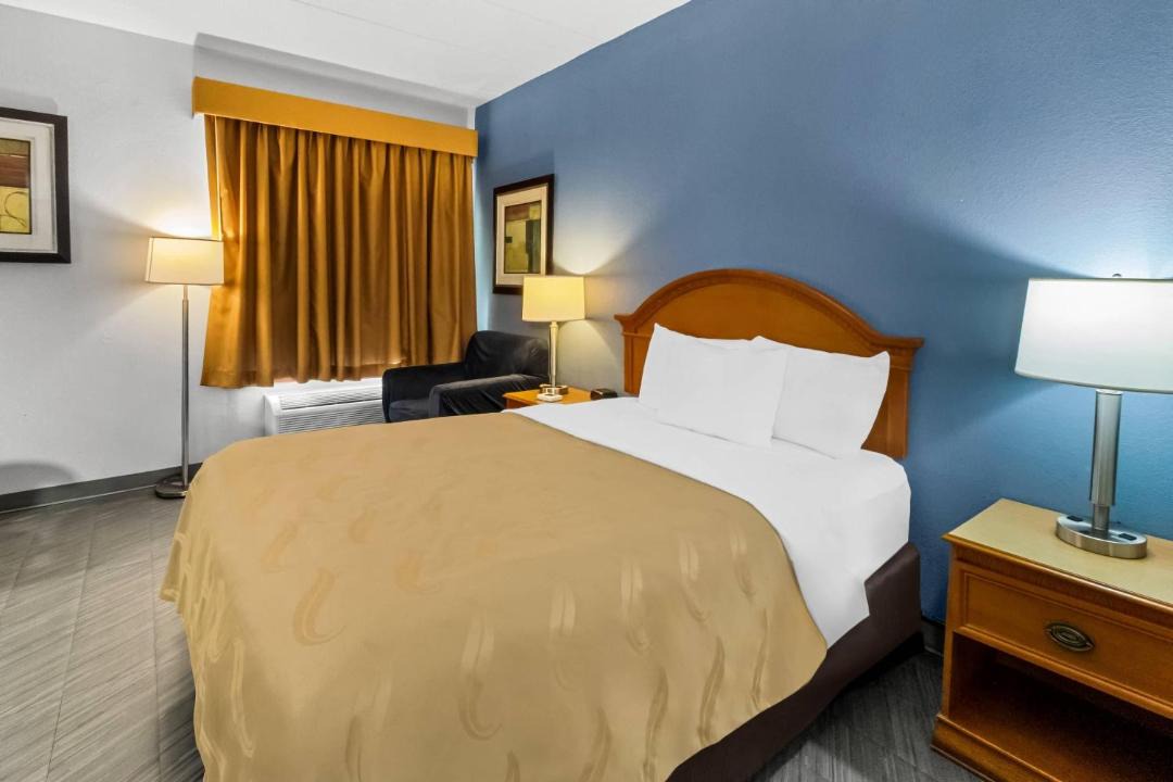 Photo of Bedroom in Mount Saint Joseph