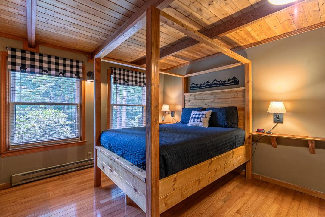 Photo of Bedroom in Lenoir