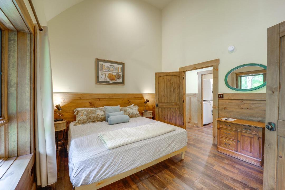 Photo of Bedroom in Elk Park