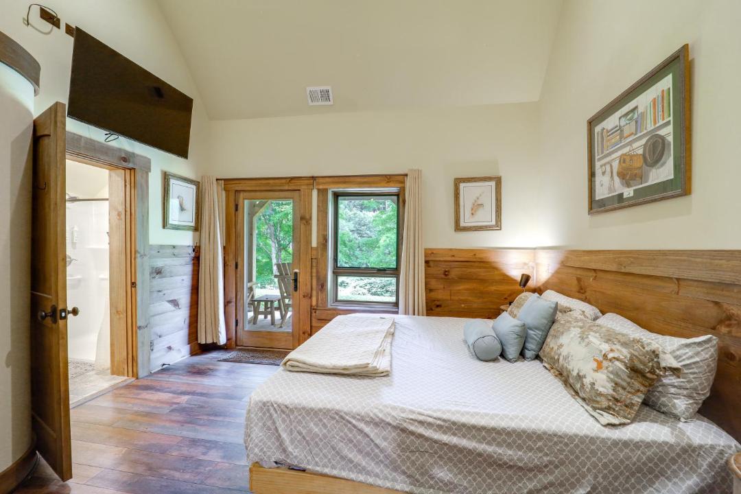 Photo of Bedroom in Elk Park