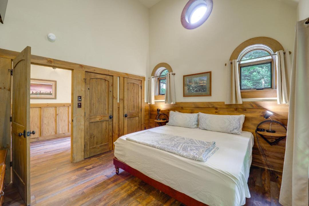 Photo of Bedroom in Elk Park