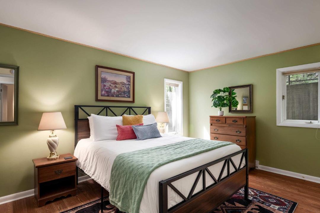Photo of Bedroom in Berkeley Springs