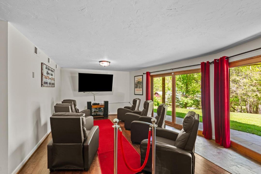 Photo of Livingroom in Elk Park