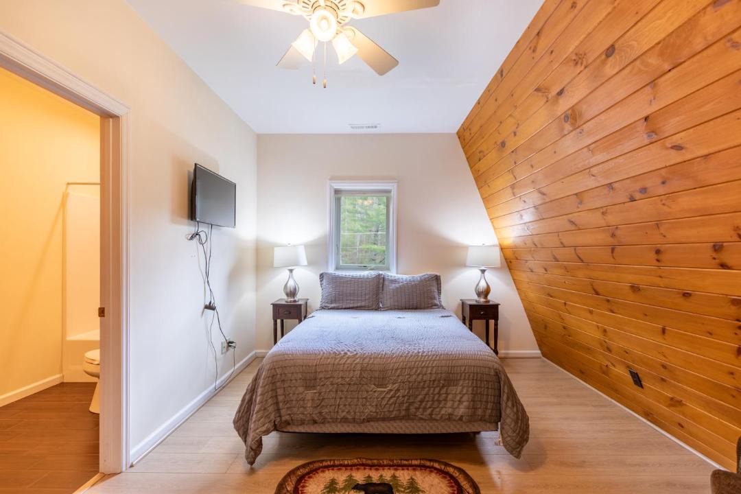 Photo of Bedroom in Elk Park