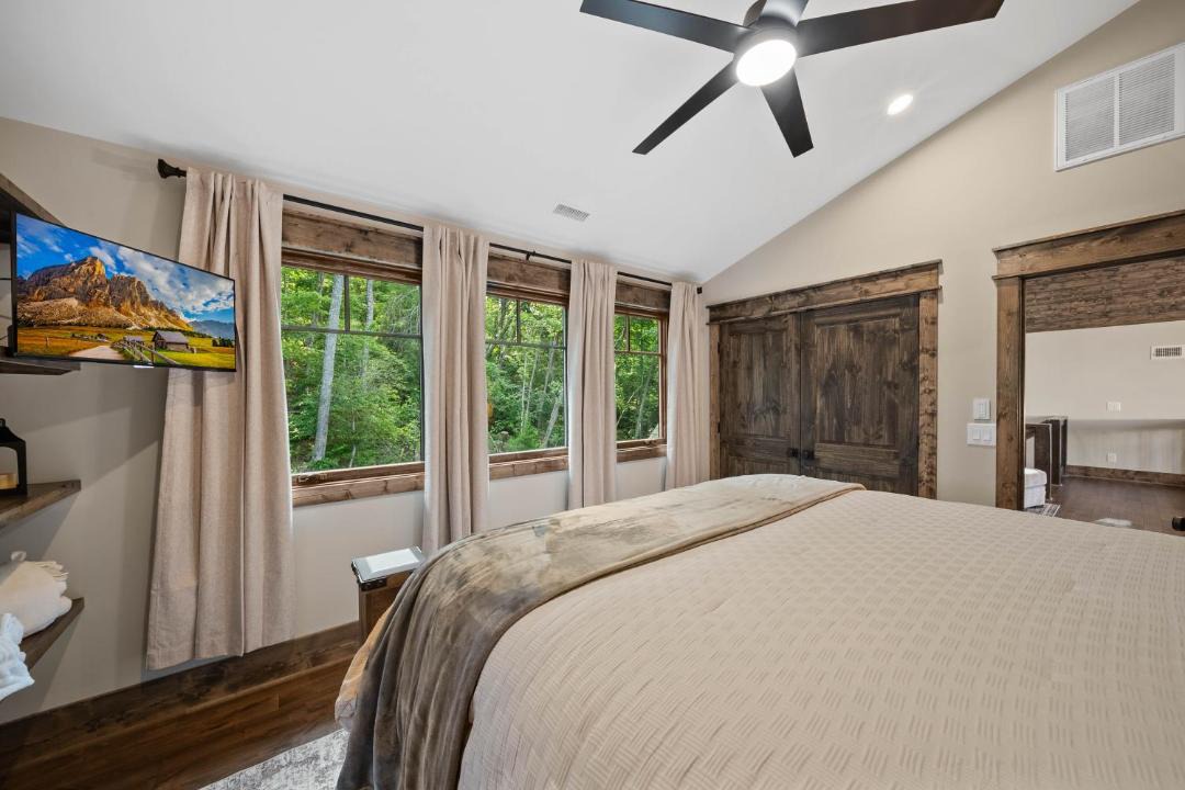 Photo of Bedroom in Elk Park