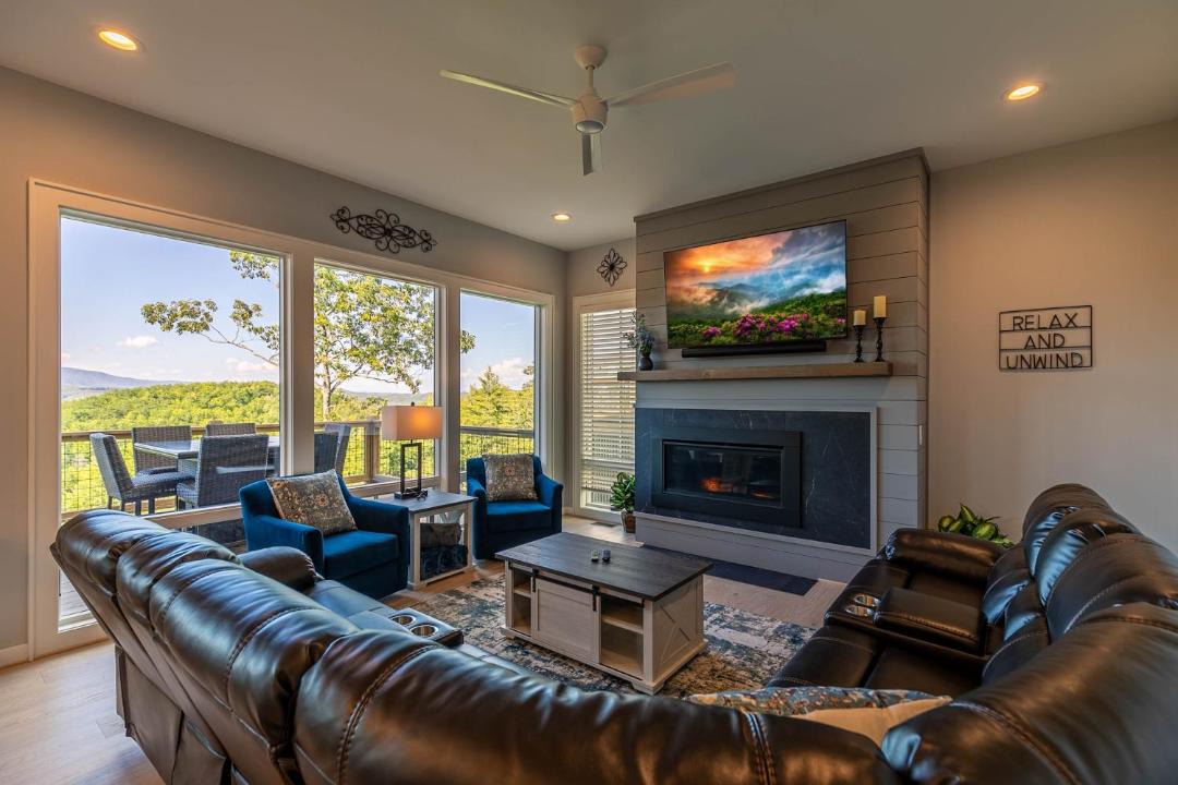 Photo of Livingroom in Lenoir