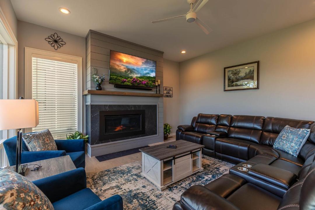 Photo of Livingroom in Lenoir