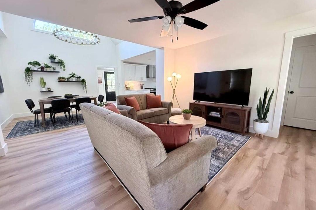 Photo of Livingroom in Johnson City