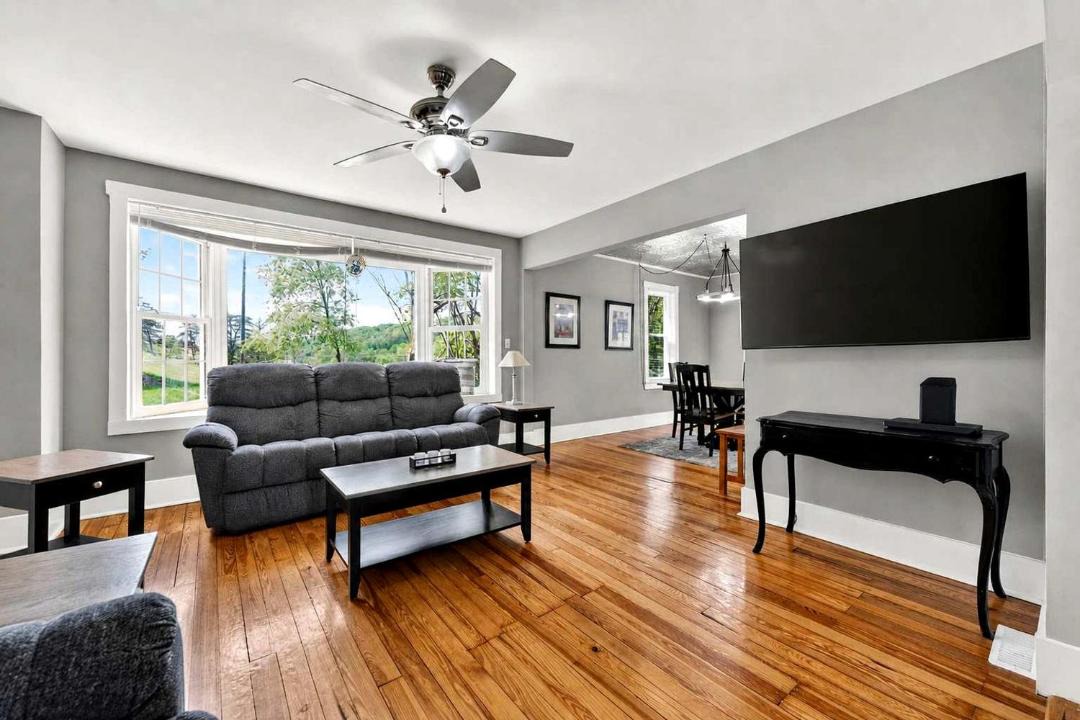 Photo of Livingroom in Berryville