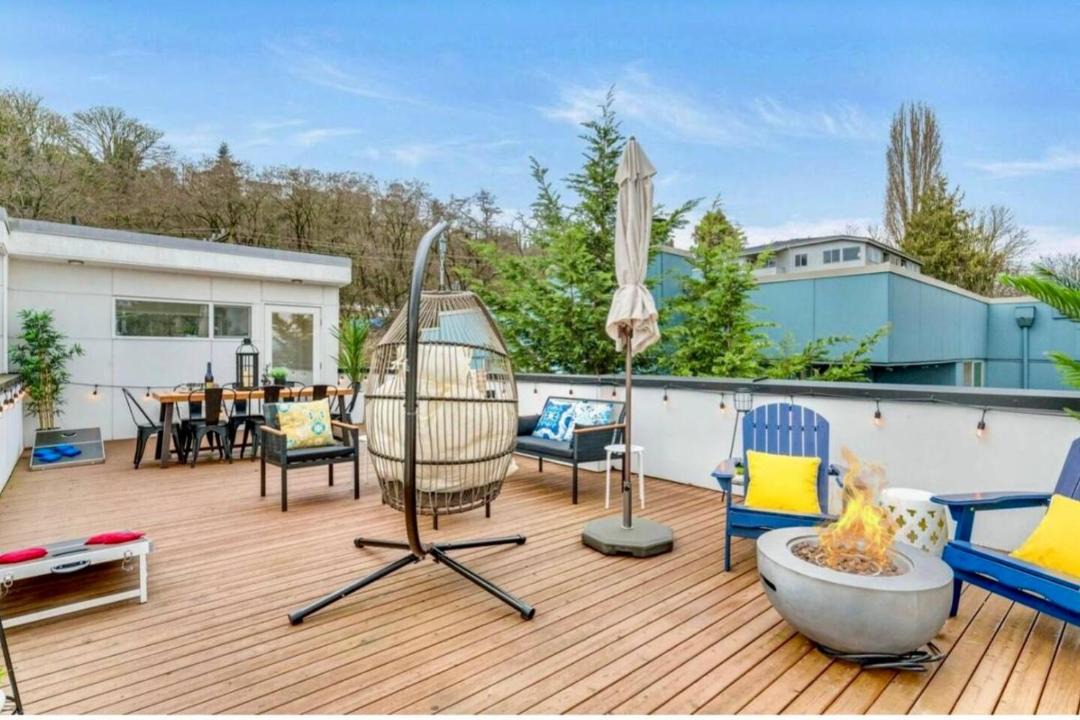Photo of Patio Balcony in East Queen Anne