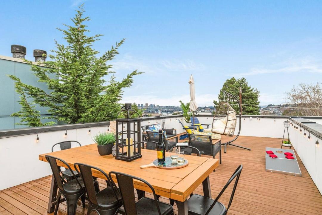 Photo of Patio Balcony in East Queen Anne