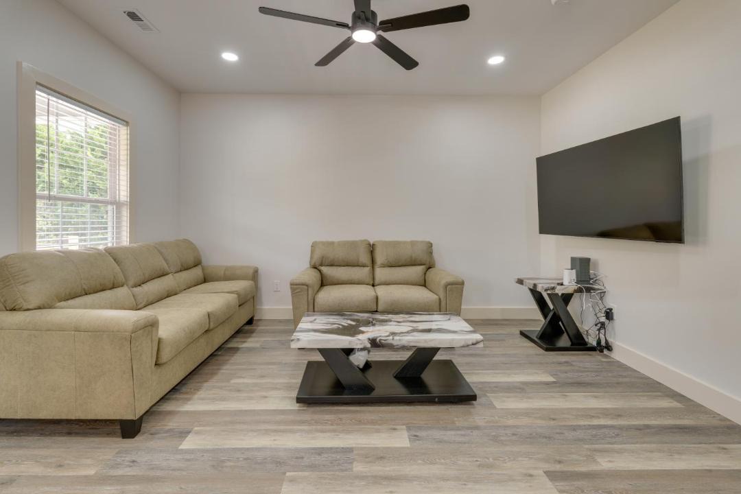 Photo of Livingroom in Banner Hill