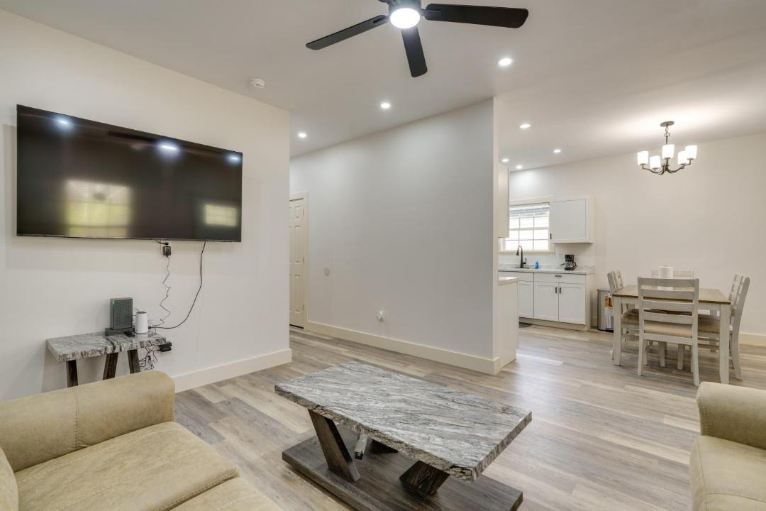 Photo of Livingroom in Banner Hill
