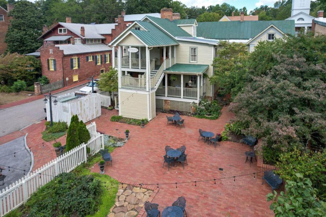 Photo of Others in Jonesborough