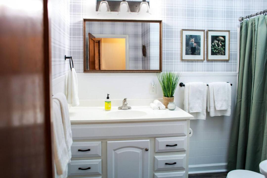 Photo of Bathroom in Frenchburg