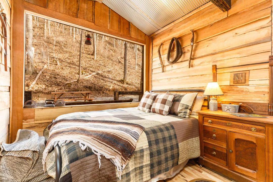 Photo of Bedroom in Lynx