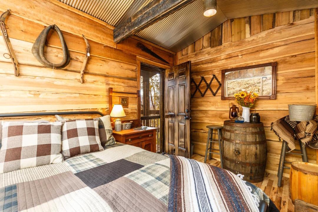 Photo of Bedroom in Lynx
