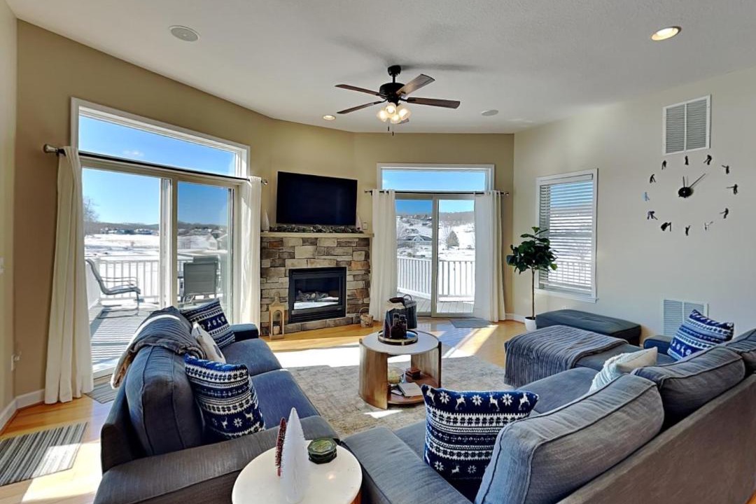 Photo of Livingroom in Waterfront Greens