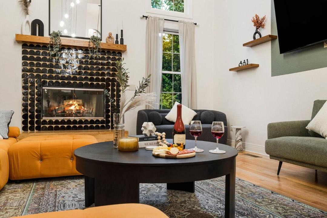Photo of Livingroom in Fairview