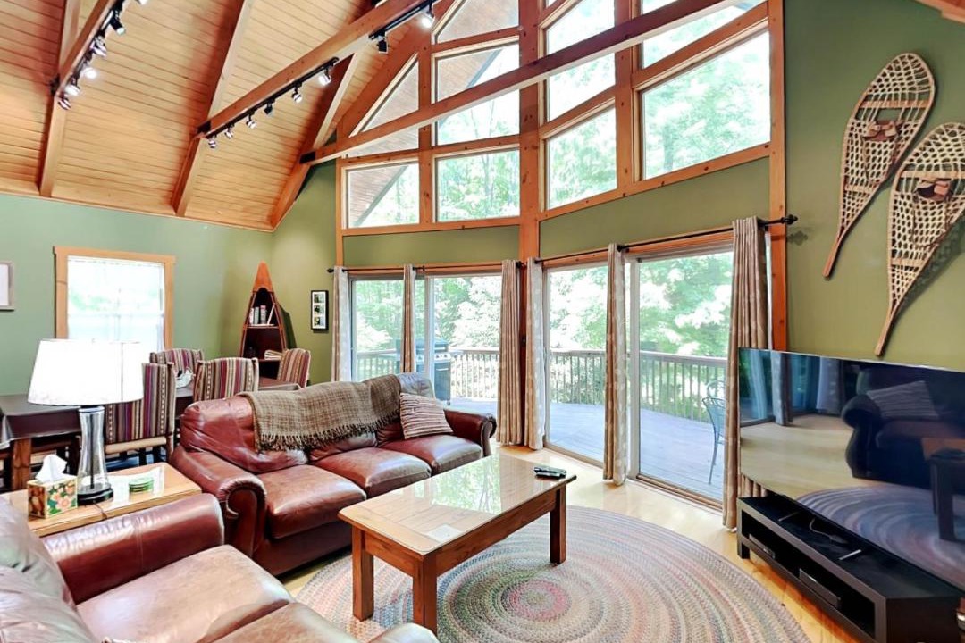 Photo of Livingroom in Oakland