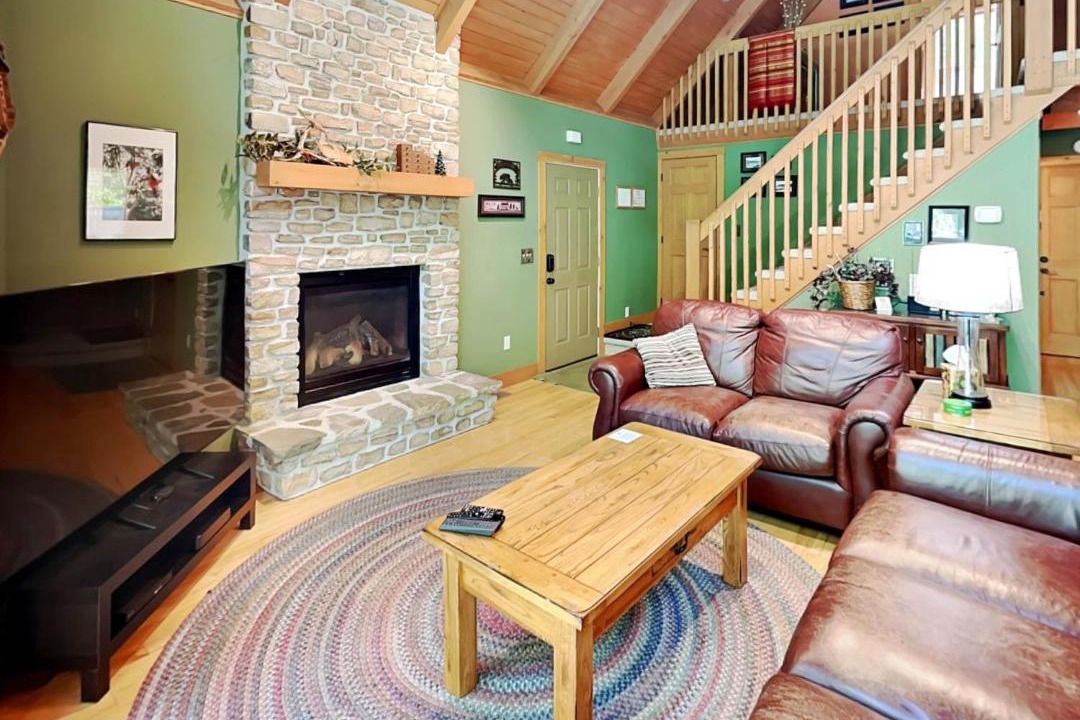 Photo of Livingroom in Oakland