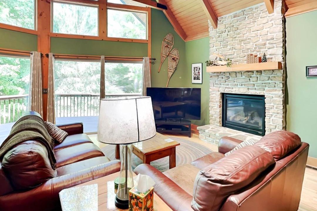 Photo of Livingroom in Oakland