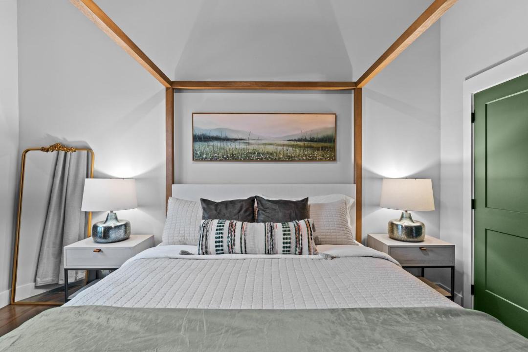Photo of Bedroom in Swannanoa