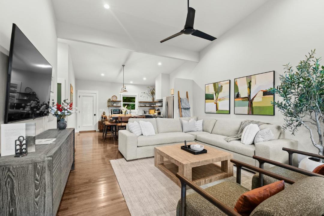 Photo of Livingroom in Swannanoa