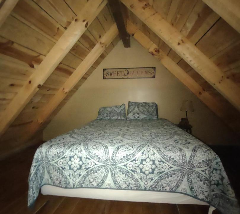 Photo of Bedroom in Frenchburg