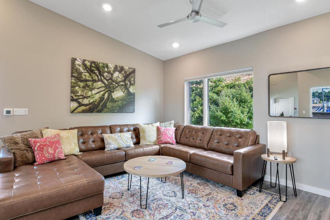 Photo of Livingroom in Asheville