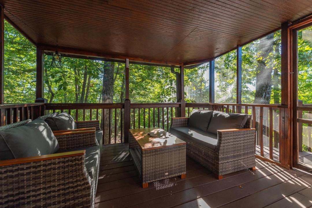 Photo of Patio Balcony in Vein Mountain