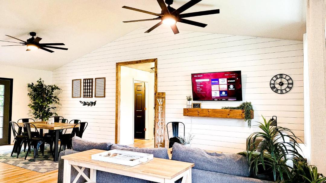 Photo of Livingroom in Rogers